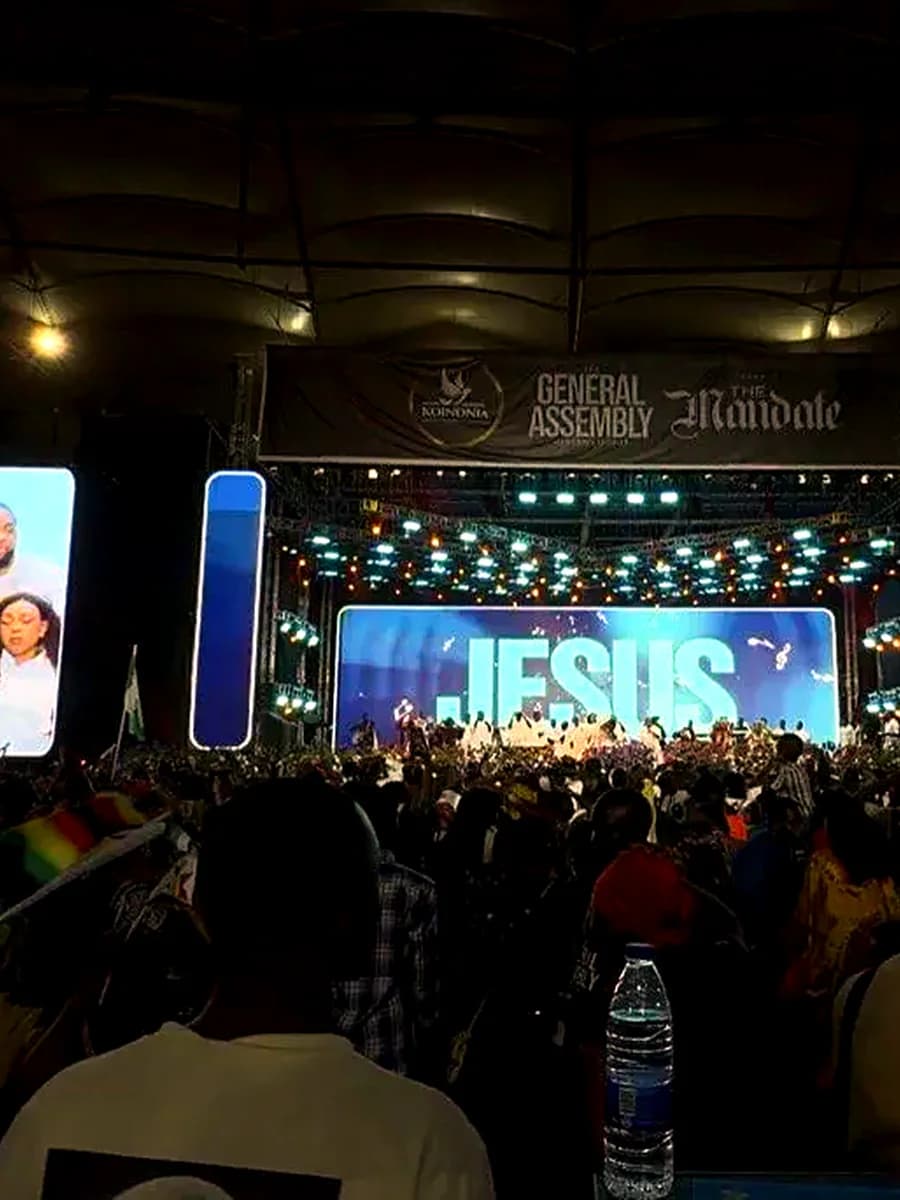 Main stage and IMAG screens